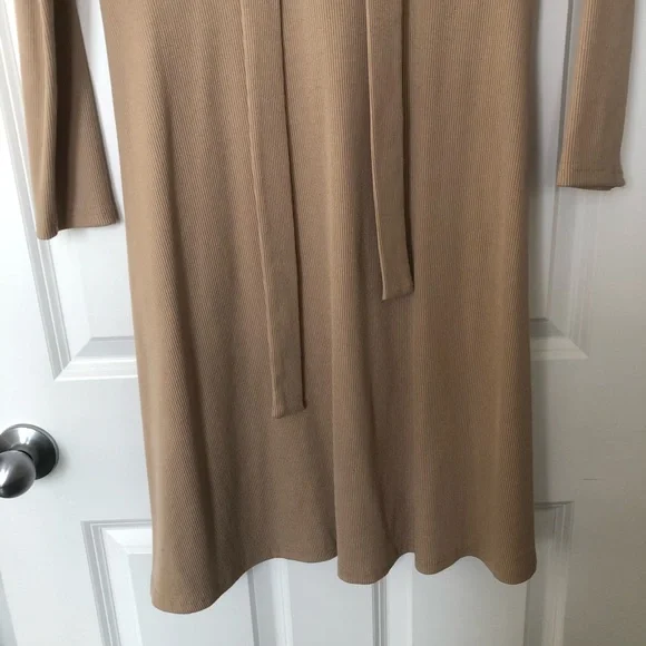 A-line dress - Picture 4 of 5